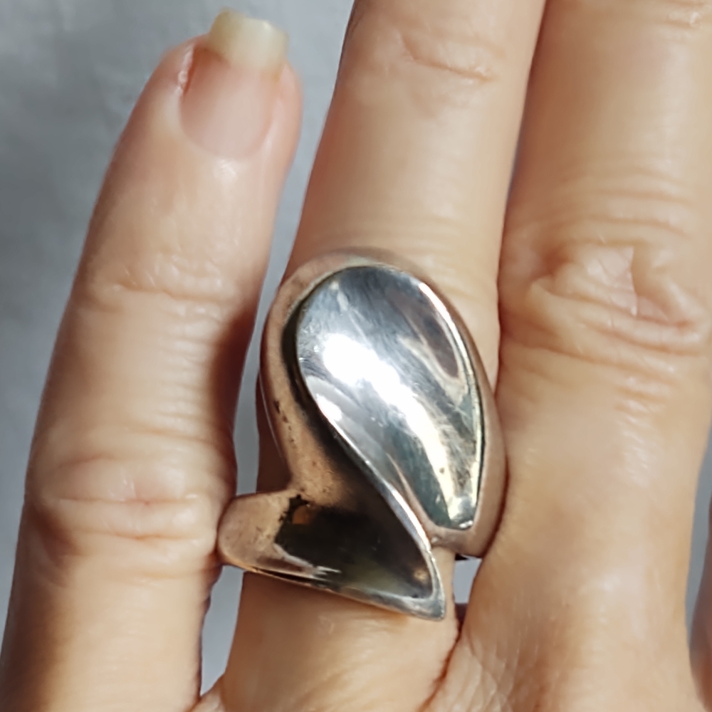 Elegant Silver Statement Ring - image 2